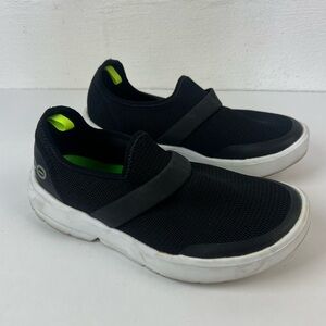 OOFOS Oomg EeZee Low Recovery Slip-on Shoe, 6
